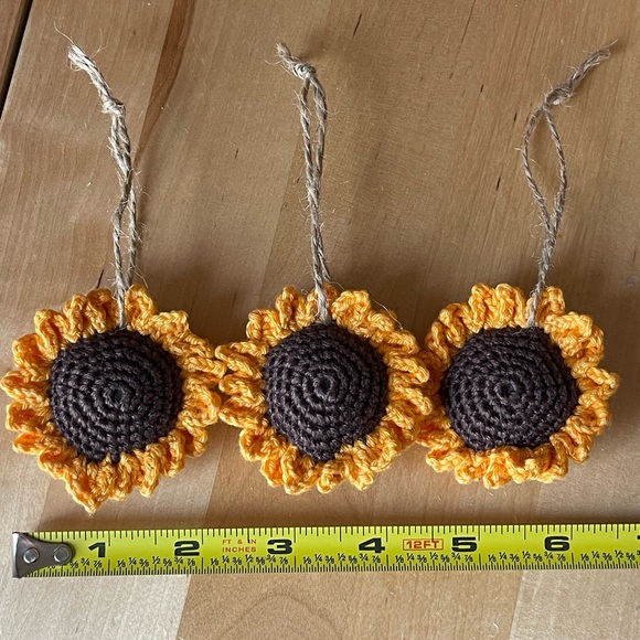 Handcrafted Sunflower Ornaments Set Crochet Holiday Seasonal Decor Christmas - Picture 8 of 9